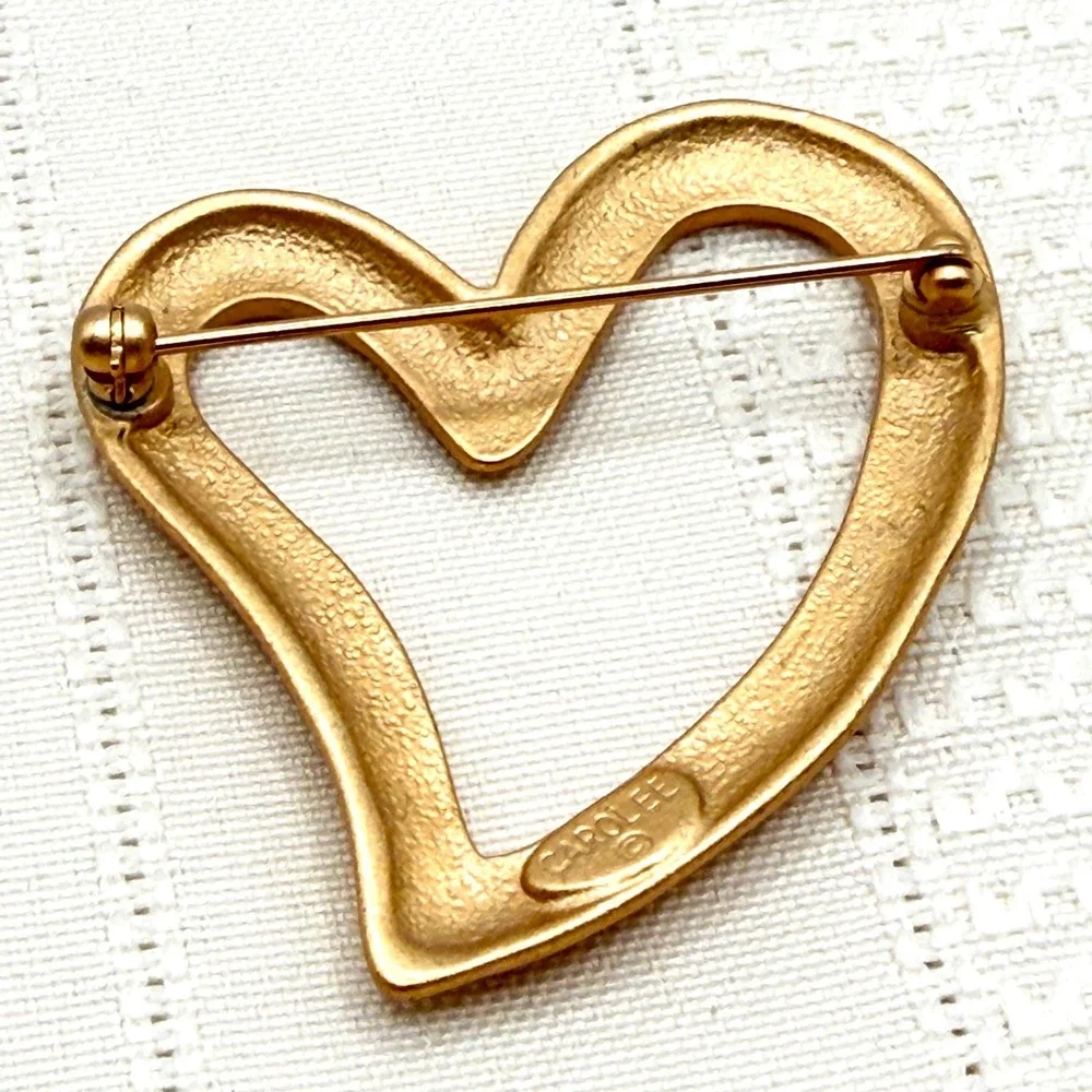 Vintage CAROLEE Gold Tone Studded Heart Outline Valentine Romantic Brooch